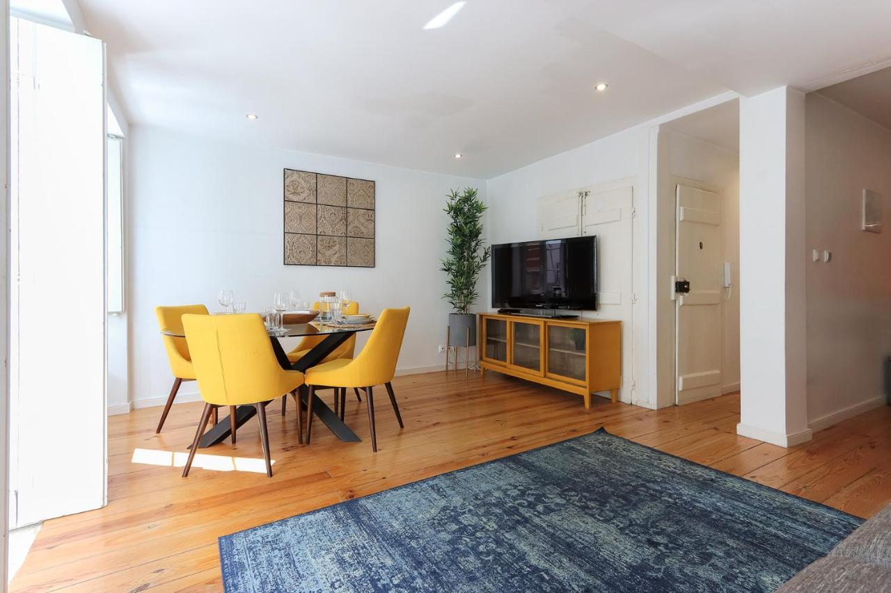 Charming And Stylish Downtown Apt In XIX Century Building Lisboa Eksteriør billede