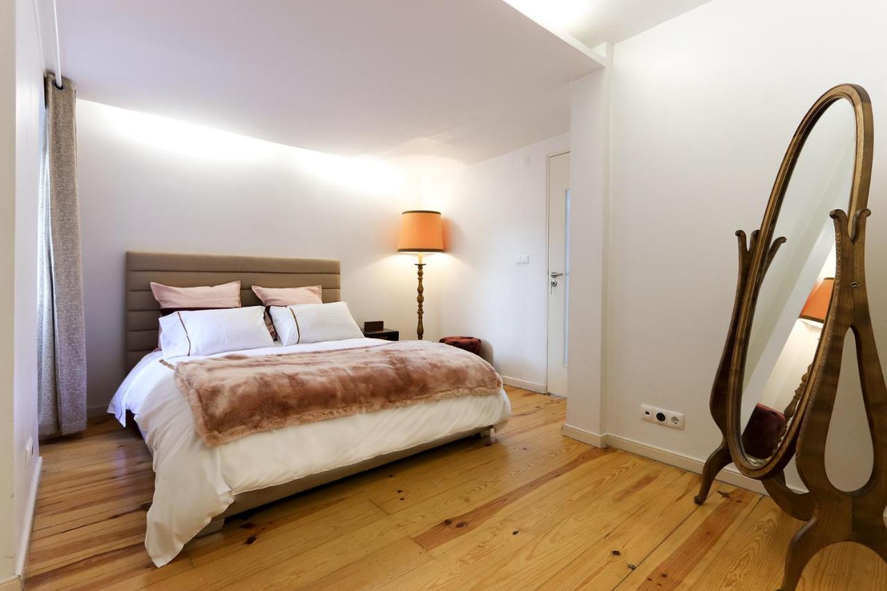 Charming And Stylish Downtown Apt In XIX Century Building Lisboa Eksteriør billede