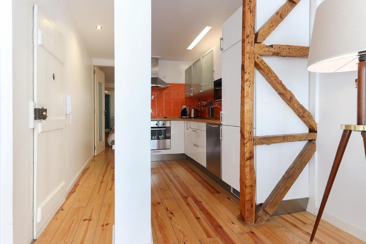 Charming And Stylish Downtown Apt In XIX Century Building Lisboa Eksteriør billede