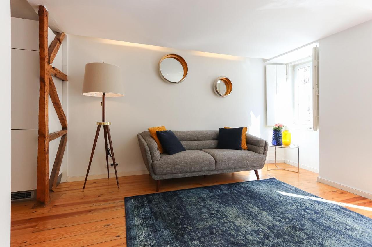Charming And Stylish Downtown Apt In XIX Century Building Lisboa Eksteriør billede